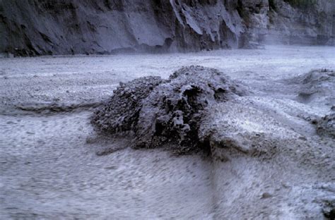 Clark Air Base. Pinatubo Eruption. Anti-dune waves along the Sacobia ...