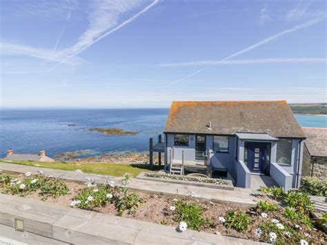 Cornwall Beachfront Cottages | Seafront with Sea Views