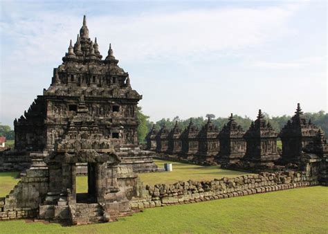 5 Wisata Candi di Klaten, Desain Arsitekturnya Keren!