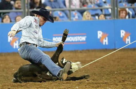 Tuf Cooper is the roper to beat at RodeoHouston