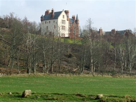 Skelmorlie Castle © Thomas Nugent cc-by-sa/2.0 :: Geograph Britain and Ireland