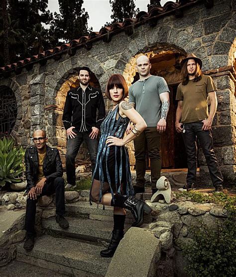 Flyleaf - Biography of the Christian Hard Rock Band