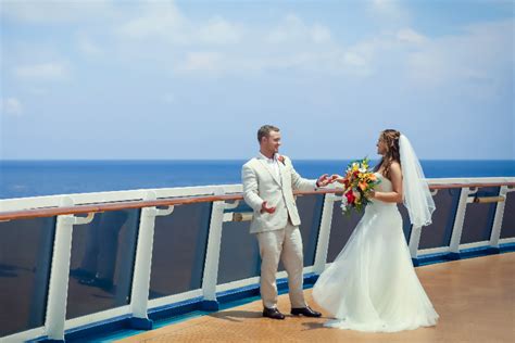 TTG - Travel industry news - Carnival Cruise Line reopens wedding programme