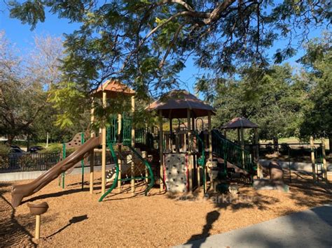 Hillcrest Park Playground – Go Park Play