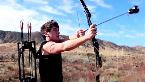 Engineer Makes IRL Hawkeye Bow with Different Arrow Types - Nerdist