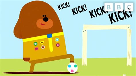 Hey Duggee Kick Football Song ⚽️ | CBeebies #football - YouTube