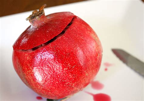 How To Open A Pomegranate - Skinnytaste