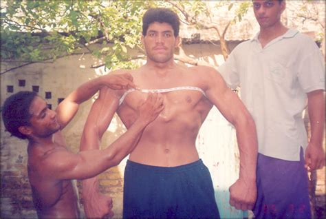 Meet WWE superstar 'The Great Khali' and his family