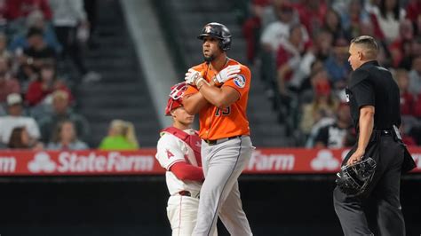 Astros release José Abreu with $30.8 million remaining on his contract