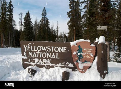 Northeast entrance yellowstone national park hi-res stock photography and images - Alamy