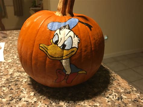 Donald Duck Winter Food, Fall Winter, Painted Pumpkins, Halloween Fun, Pumpkin Carving, Donald ...