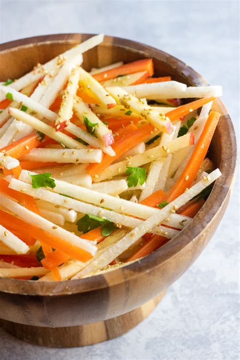 Giada's Sweet and Crunchy Jicama Salad - Giadzy | Recipe | Vegetarian ...