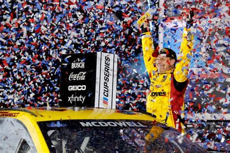 Michael McDowell, a Big Underdog, Wins Daytona 500 - The New York Times