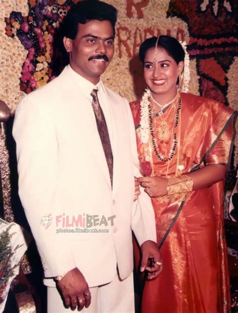 Actress Radha And Rajasekaran 25th Wedding Anniversary Photos - FilmiBeat