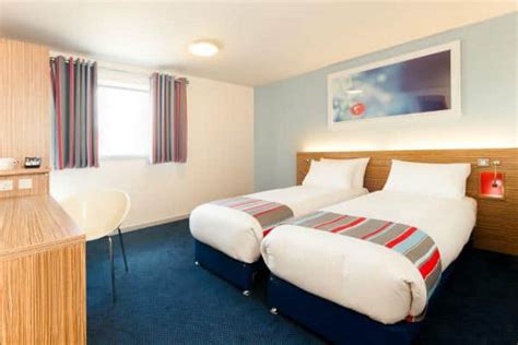 Travelodge | Cardiff Central Queen Street hotel - Cardiff Central Queen ...