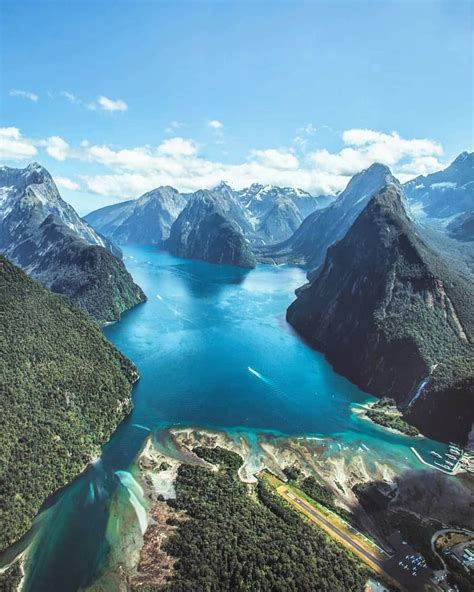 Milford Sound, New Zealand, the 8th wonder of the world @craigjcampbell. #milfordsound # ...