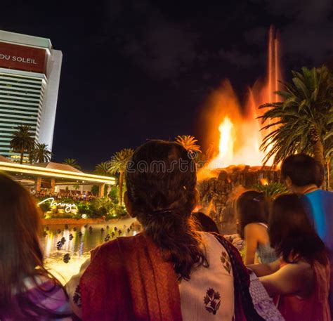 Mirage Hotel Casino Volcano Erupting Stock Photos - Free & Royalty-Free ...