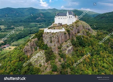 Castle of Fuzer in Hungary in Europe | Castillos, Foto, Ilustraciones