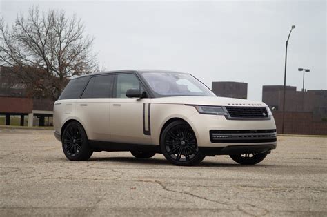 2023 Land Rover Range Rover Is All About Presence - CNET