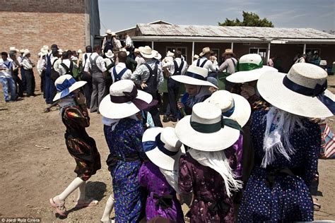 Photographer Jordi Ruiz Cirera captures Bolivian Mennonites | Daily Mail Online