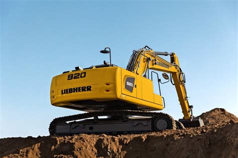 Liebherr Canada R 920 Litronic Excavators | Heavy Equipment Guide