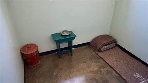 Prison Cell Of Nelson Mandela Robben Island South Africa - HooDoo Wallpaper