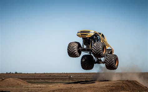 Monster Truck Backgrounds (54+ pictures) - WallpaperSet