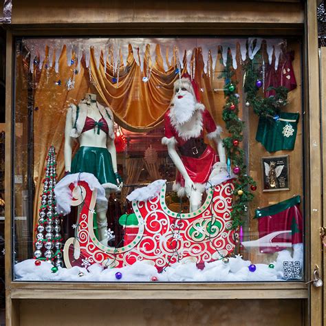 James and Karla Murray Photography: Storefront Christmas Windows of the ...