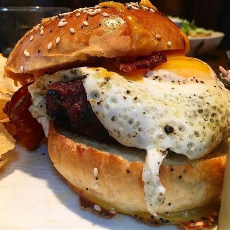 The 12 Best Burgers in Chicago | Delicious burgers, Good burger, Beef ...