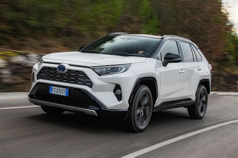 2019 TOYOTA RAV4: 4 REASONS TO LOVE THE SUV | Ste-Therese Toyota