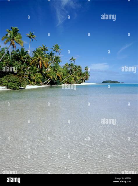 Aitutaki Lagoon Aitutaki Is Stock Photo - Alamy