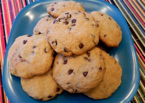 Easy Bisquick Chocolate Chip Cookies - Pams Daily Dish