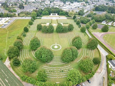 Bayeux War Cemetery - World War Two Cemeteries - A photographic guide ...