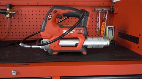 Milwaukee M18 Grease Gun Review - 2646-20 - YouTube