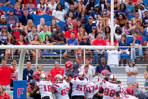 Gallery: Football versus Western Kentucky – UNIVERSITY PRESS