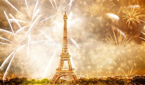 352 Eiffel Tower Fireworks New Year Paris Stock Photos - Free & Royalty-Free Stock Photos from ...