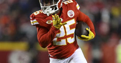 Fantasy Football Week 16 Waiver Wire: Clyde Edwards-Helaire And More Top Free Agents | News ...