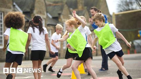 NI Education: Most primary schools 'not providing enough PE' - BBC News