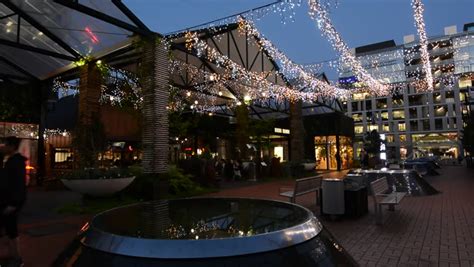 AUCKLAND, NZL - SEP 29 2015:Vulcan Lane In Auckland Downtown At Night ...