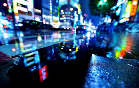 Rainy City Street Wallpaper