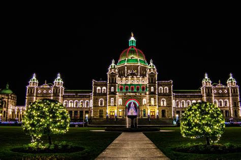 Victoria and Butchart Gardens Christmas Tour | Gray Line