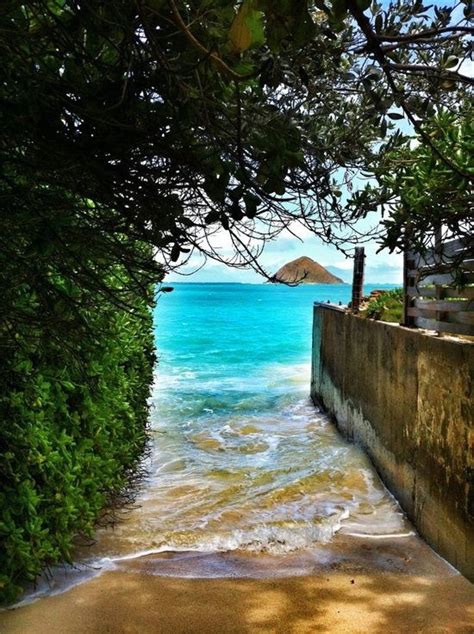 Beautiful Beach Resort: Lanikai Beach, Oahu, Hawaii. I've done photo shoots in this exact spot ...