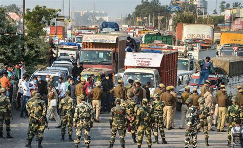 Security stepped up at Delhi border as farmers reach closer - Rediff.com India News