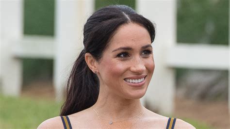 Meghan Markle Reportedly Does Yoga to Help Pregnancy Effects | Allure