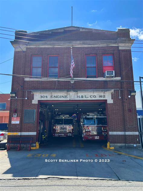 FDNY ENGINE COMPANY 304 / TOWER LADDER 162 FIREHOUSE | Flickr