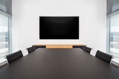 What’s the ideal size of TV for your conference room? | Smartway2