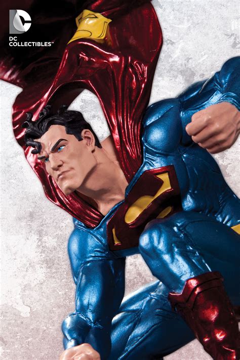 Superman The Man of Steel Statue By Lee Bermejo