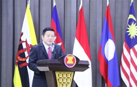 Vietnam brings ASEAN closer