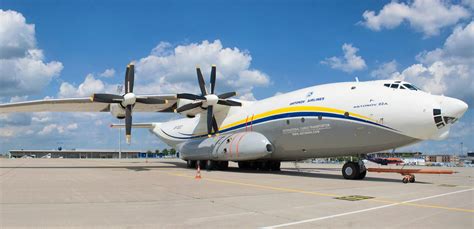 Antonov An-22: World's largest turboprop aircraft is up in the air ...