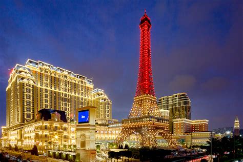 This hotel in China has its own Eiffel tower! – Hotelier Academy